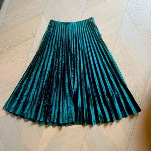 ZARA pleated green skirt